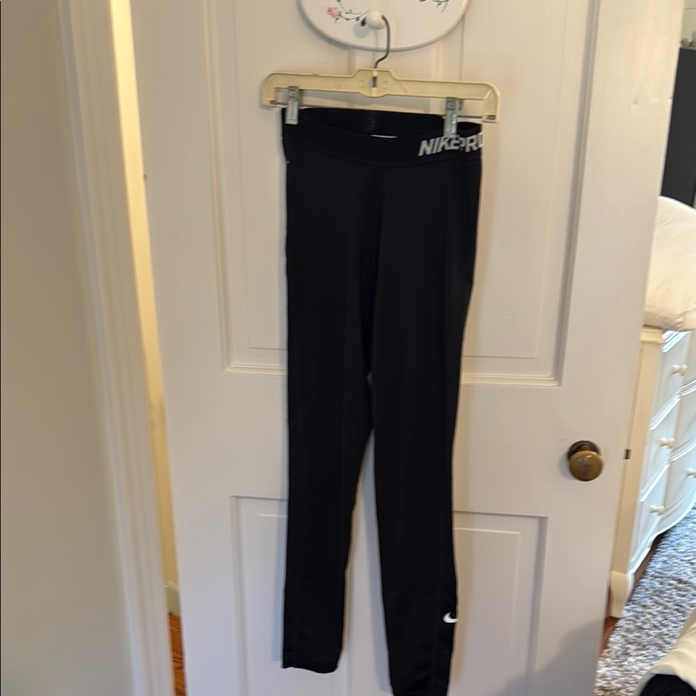 Nike Black Leggings Form-Fitting Activewear